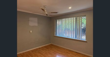4 x 1 MORLEY HOME IN GREAT LOCATION - Photo 2