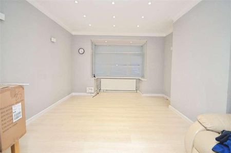 Carlton Road, Gidea Park, Essex, RM2 - Photo 3