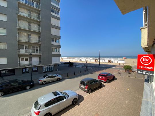 GEMEUBELD - Volledig gerenoveerd 3- slaapkamer appartement met ZIJDELINGS ZEEZICHT gelegen in het gezellige DUINBERGEN. - Photo 1