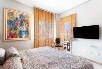 Spacious 4 bed penthouse, furnished and equipped in Marbella, near the Dunes of Artola and Cabopino