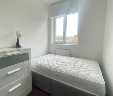 3 bedroom apartment to rent - Photo 6