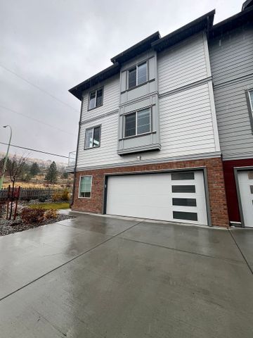 Spacious 3 Bedroom Townhouse with Fenced Yard in West Kelowna Available Dec 1st! - Photo 3