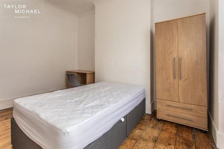 4 bedroom terraced house to rent - Photo 5