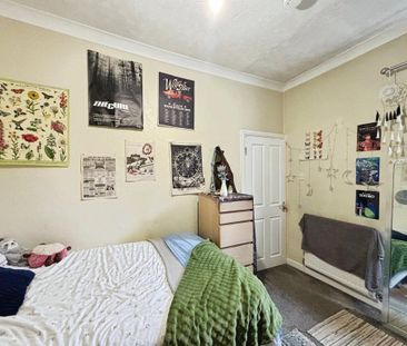 4 bedroom terraced house to rent - Photo 5