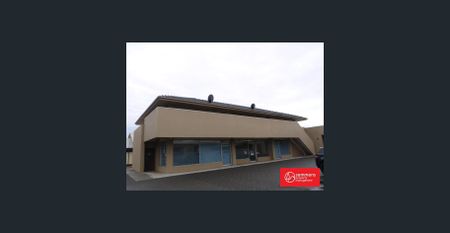 LARGE 2 BEDROOM UNIT - EASY ACCESS TO THE CITY - Photo 5