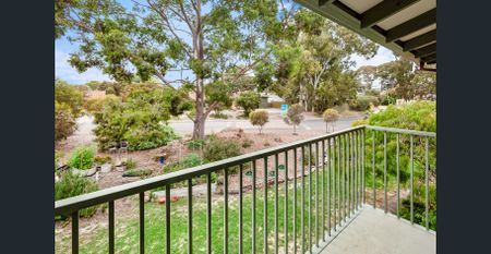 Peaceful, Updated Townhouse in a Leafy Setting - Photo 4