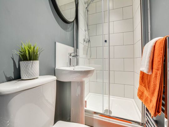 Beechwood Crescent (Room 3), Burley, Leeds - Photo 1