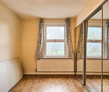 Blenheim Crescent, South Croydon, Surrey, CR2 - Photo 3