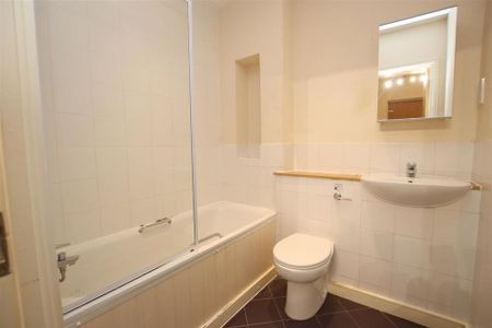 2 bedroom flat to rent - Photo 4