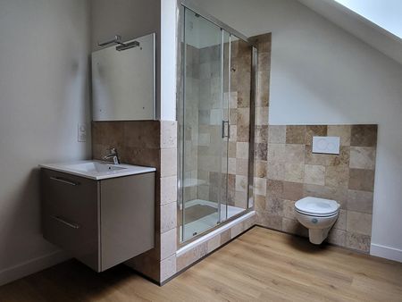 Location Appartement 5 pièces 95m² BESANCON 25000 - Photo 2