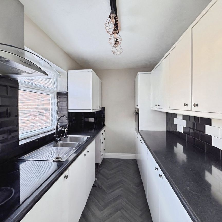 Birksland Moor, Birkenshaw, BD11 - Photo 1