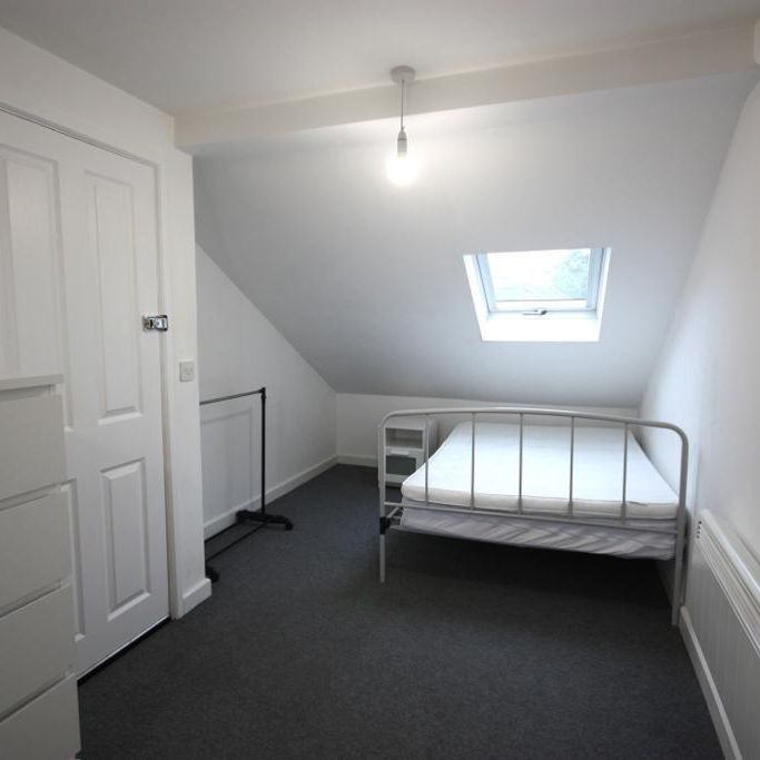 Flat to rent - Photo 1