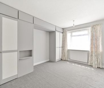 3 bedroom end of terrace house to rent - Photo 4