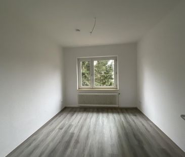 Geräumige 2-Zimmer-Wohnung in Wilhelmshaven City mit Badewanne! - Photo 4