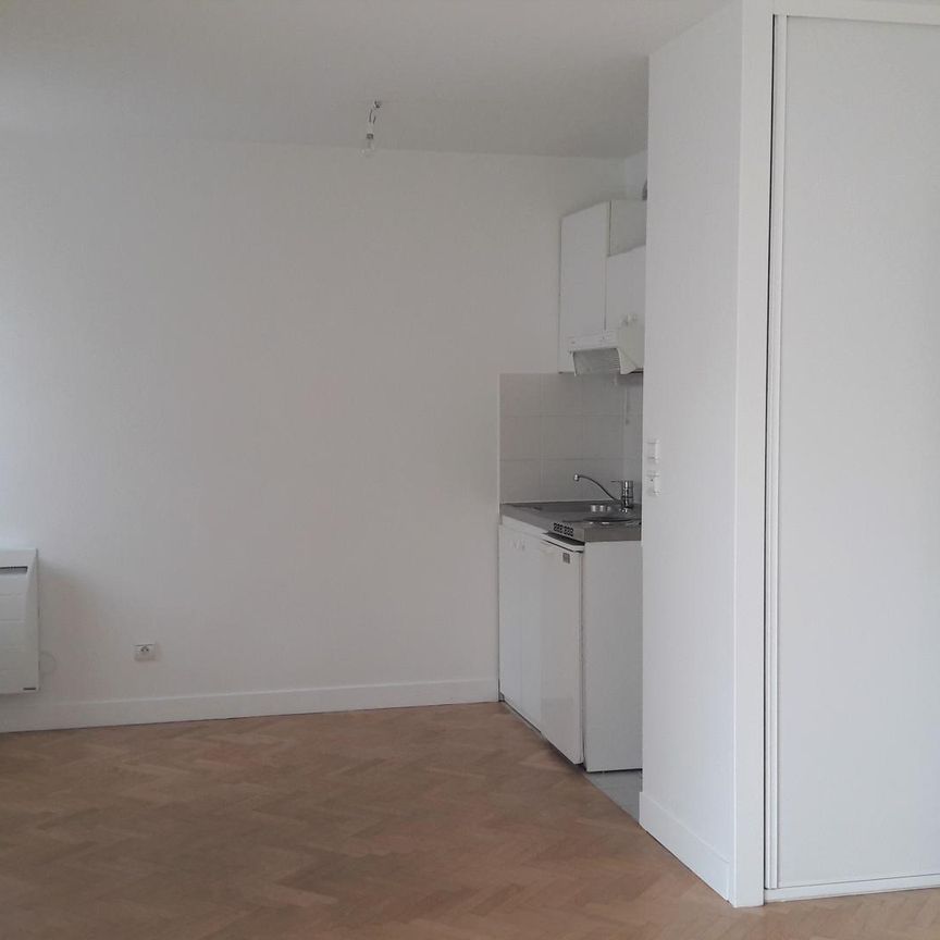 location Appartement F1 DE 34m² À PARIS - Photo 1