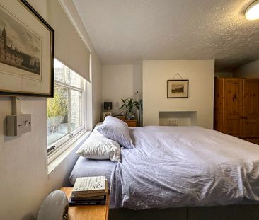 Bateman Street, Cambridge - Photo 2