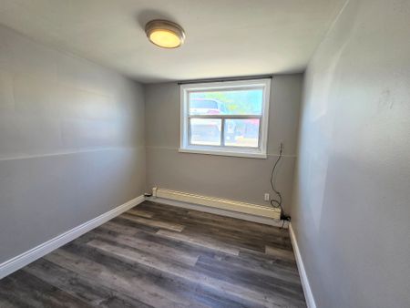 For Lease - 300 Montrave Avenue Unit# 4, Oshawa, Ontario - Photo 2
