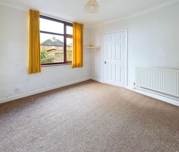 3 bedroom end of terrace house to rent - Photo 6