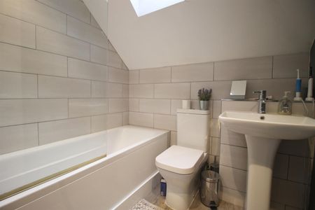 30 Dolphin Court Kingsmead Road, High Wycombe - Photo 4