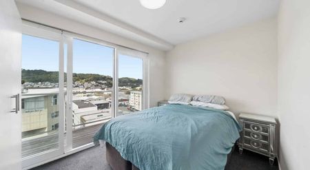 Views over the City - Furnished 1 bedroom apartment - Photo 4