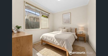 Charming Dingley Village Family Home - Photo 5