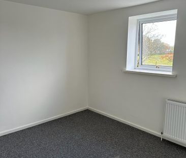 5 bedroom semi-detached house to rent - Photo 4