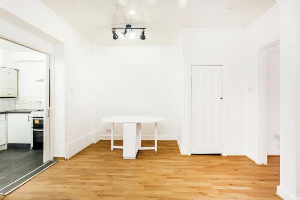 4 bedroom terraced house to rent - Photo 1