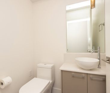 303-342 Mountain Hwy, North Vancouver - Photo 2