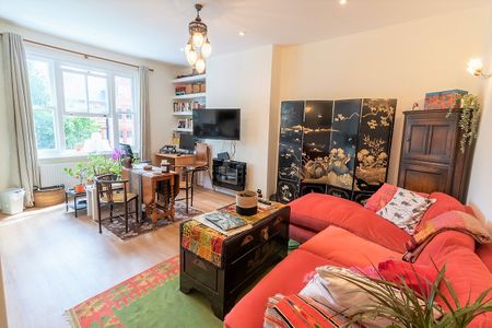 Bright and airy 1 bed flat near Balham/ Streatham Hill - Photo 3