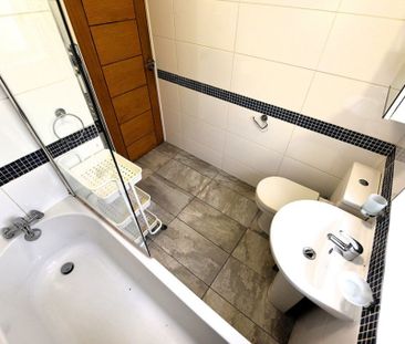 2 bedroom Flat in The Poplars (2 Bed), Leeds - Photo 6