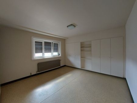 Ruime woning met 3 slaapkamers, tuin en garage. - Foto 5