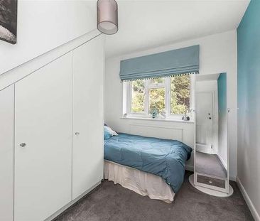 Harestone Valley Road, Caterham, CR3 - Photo 4