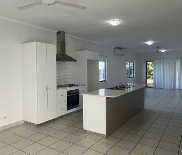 3-BEDROOM MODERN HOUSE IN BELLAMACK - Photo 5