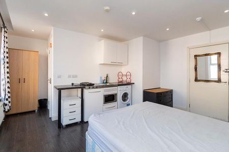 Studio to rent - Photo 3