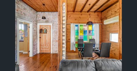 CUTE & QUIRKY! - Photo 3