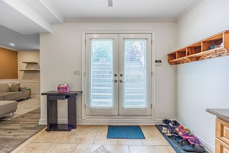 For Lease - 33 St Andrews Boulevard - Lower Unit N/A, Toronto, Ontario - Photo 2