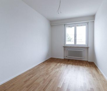 Moderne 4.5-Zimmer-Wohnung mit Balkon und zentraler Lage am Riehenring - Foto 5