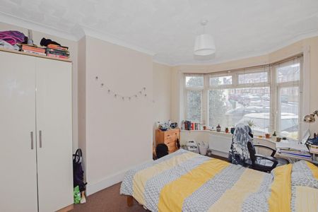 4 bedroom House To Let - Photo 2