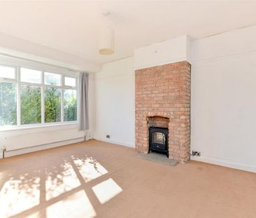 2 bedroom semi-detached bungalow to rent - Photo 2