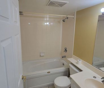 For Lease - 11 Lee Centre Drive Unit# 1216, Toronto, Ontario - Photo 3