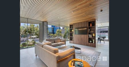 Life in the Quay - Photo 5