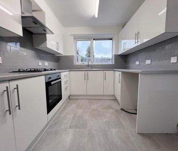 4 bedroom terraced house to rent - Photo 5