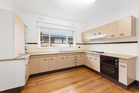54 Garnet Street, Niddrie VIC 3042 - Photo 2
