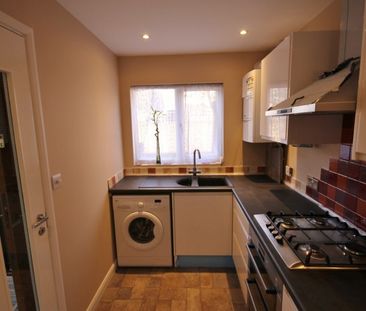Pinkcoat Close, Feltham, Middlesex,TW13 - Photo 5