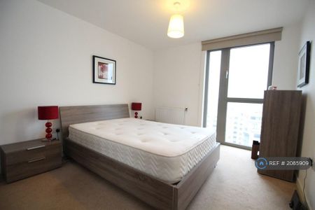 2 bedroom flat to rent - Photo 3