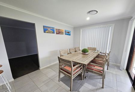 LUXURY LIVING IN GILLIESTON - Photo 4