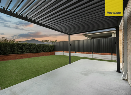 Metricon Home, 4 Bedrooms, 2 Living Areas, Ducted A/C, Solar +Wireless Securtity System - Photo 5