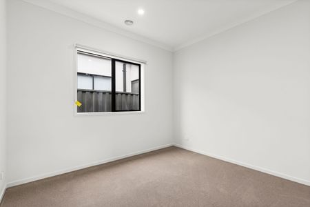 Brand New 4 Bedroom Home in Wollert - Photo 5
