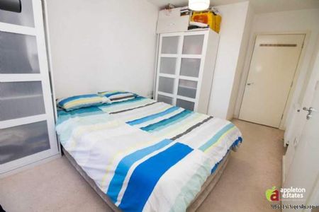 2 bedroom property to rent in Croydon - Photo 5