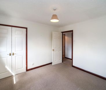 Falcon Way - Photo 3